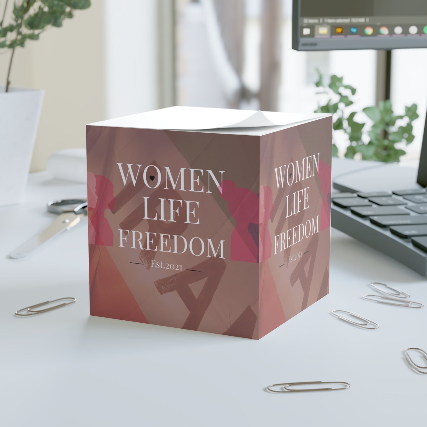 Women Life Freedom II - Note Cube